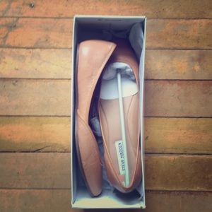 Steve Madden women’s leather flats